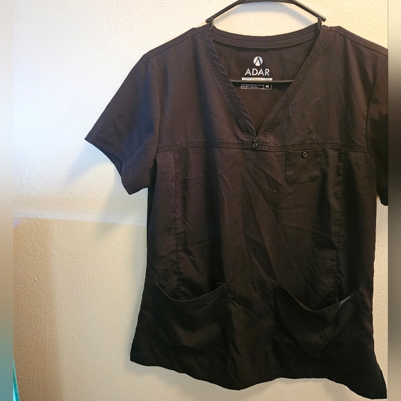 Black Adar scrub top - Picture 1 of 3